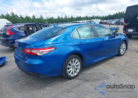 2019 Toyota Camry Le z USA, uszkodzony, nr VIN 4T1B11HK9KU285127
